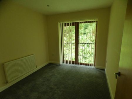 4 bedroom mews to rent - Photo 3