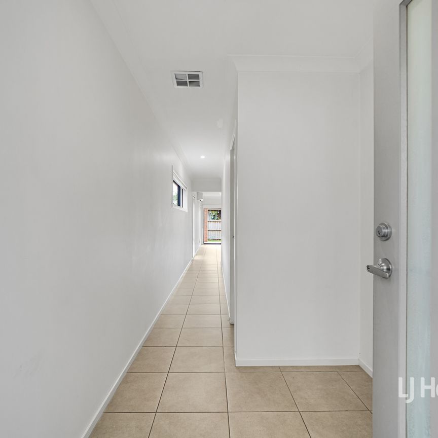 33 Postema Drive, Point Cook VIC, Belconnen - Photo 1