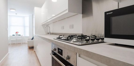 1 bedroom flat to rent - Photo 2