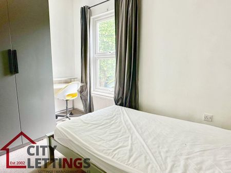 1 bedroom in a house share to rent - Photo 2