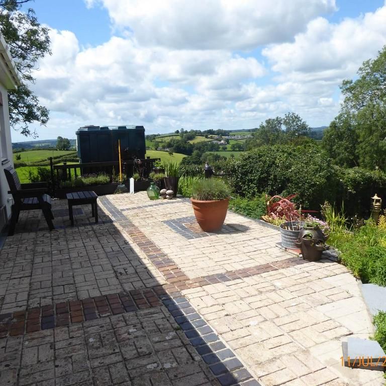 2 bedroom cottage to rent - Photo 1
