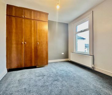 4 bedroom terraced house to rent - Photo 5