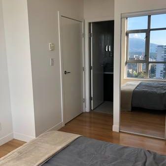 $3,750 / 2br - 990ft2 - 2B/2B/Den Vancouver 19th fl - Photo 4