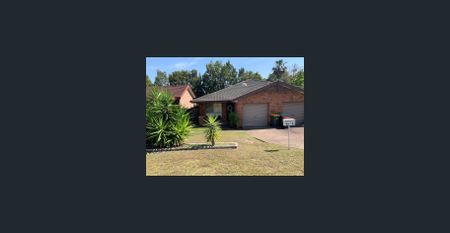 Two bedroom duplex villa with single garage - Photo 4