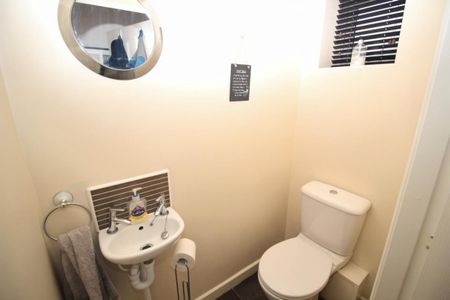 White Swan Close, Killingworth, Newcastle Upon Tyne - Photo 5