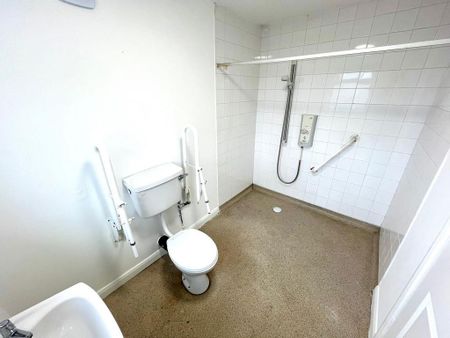 4 bedroom property to rent - Photo 4