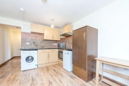 1 bedroom flat to rent - Photo 2