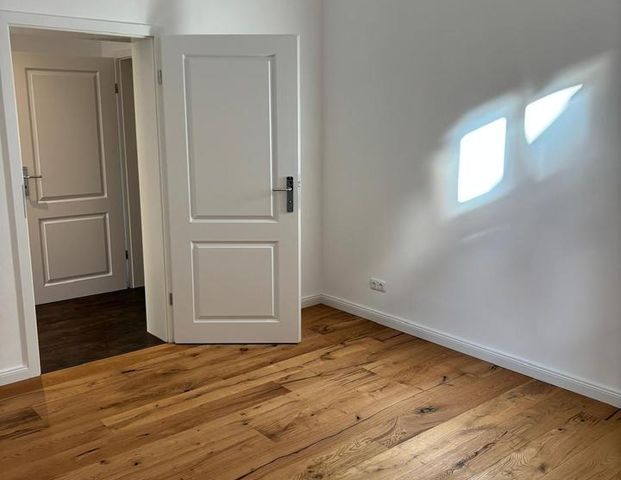 Ideal für Berufspendler: Exklusive, sonnige Wohnung im Schlosspark Gersfeld - Photo 1