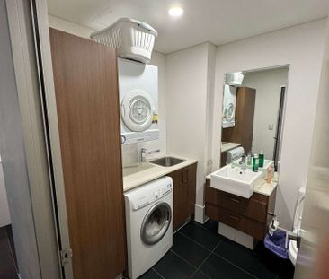 East Perth - Photo 2