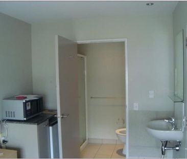 Fully Furnished Unit In Central Location - Photo 3