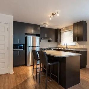 Grand 5 1/2, accès ascenseur privée! - Photo 2