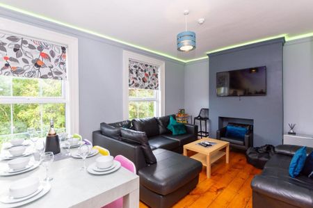 6 bedroom terraced house to rent - Photo 2