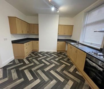 3 bedroom terraced house to rent - Photo 2