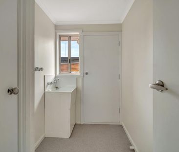 Freshly Renovated 2-Bedroom Unit in Sought-After Prospect - Photo 6