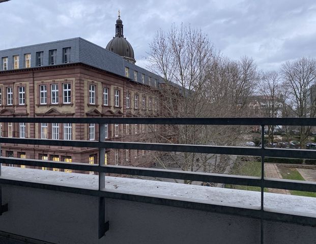 Lichtdurchflutete und sanierte 1 Zimmer Wohnung in der Neustadt - Photo 1