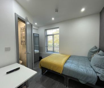 Room in a Shared House, High Street, B66 - Photo 3