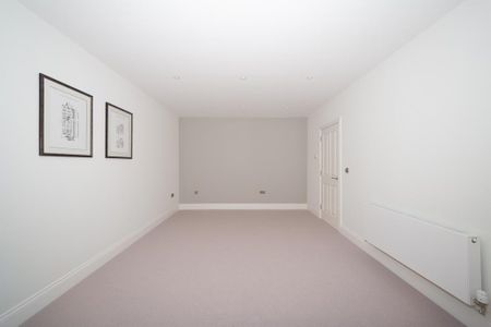 4 bedroom townhouse to rent - Photo 3