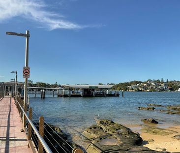 Immaculate Apartment with Extensive Wraparound Terrace - Photo 6