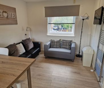 5 Bed Terraced House, Leeson Walk, B17 - Photo 1