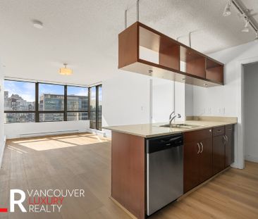 Condo in Downtown Vancouver, BC - Photo 1