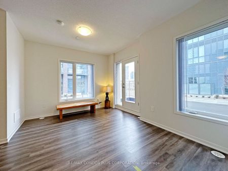 Condo Townhouse For Lease | N8128210 - Photo 4