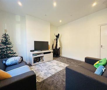 4 bedroom terraced house to rent - Photo 6
