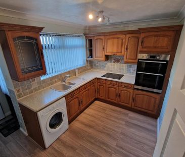 3 bedroom semi-detached house to rent - Photo 5