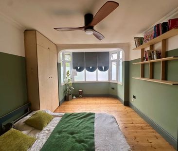Room in a Shared House, Oulton Crescent, IG11 - Photo 5
