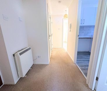 2 bedroom ground floor flat to rent - Photo 4