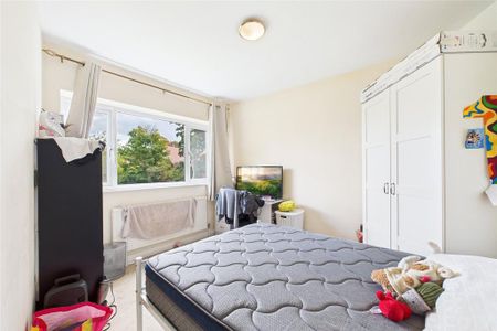 3 bedroom apartment to rent - Photo 2