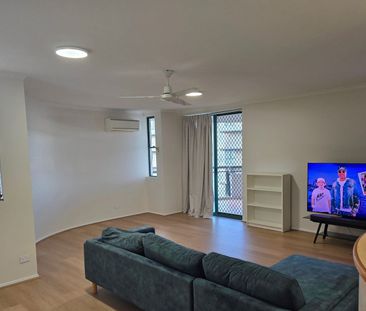 Apartment for Rent in South Bank with furniture - Photo 1