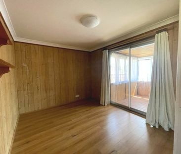 Neat & Tidy 3 Bedroom House! Close To Blacktown CBD - Photo 6