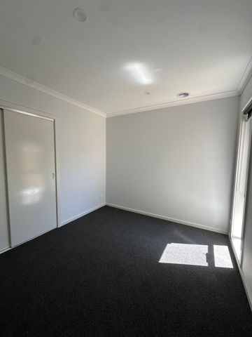 For private inspections please email catie@sweeneyea.com.au. - Photo 4