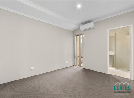 8 Snowden Street, Hammond Park WA 6164 - House For Rent | Domain - Photo 2