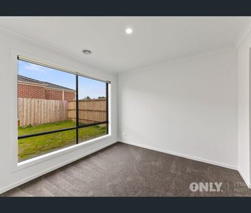 Modern Family Home!! - Photo 6