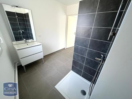 Location Appartement 3 pièces 60m² PORT DE BOUC 13110 - Photo 4