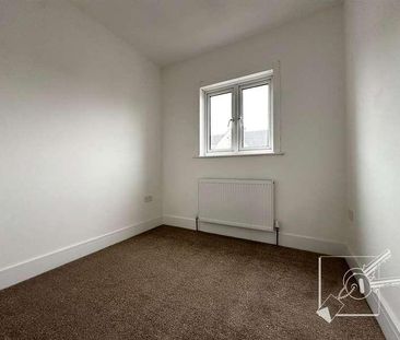 Grange Road, DA11 - Photo 5