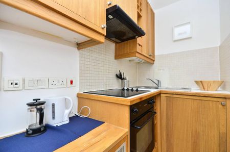 Flat 10 Fairholme Road, West Kensington W14 9JZ - Photo 5