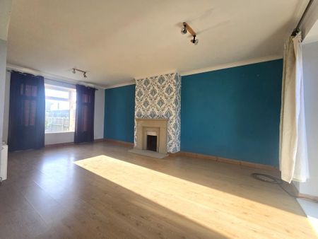 3 bedroom semi-detached house to rent - Photo 3