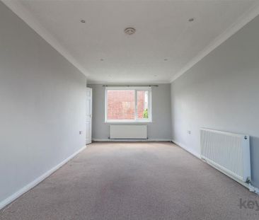 2 bedroom end of terrace house to rent - Photo 2