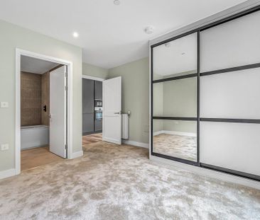 3 bedroom flat to rent - Photo 6