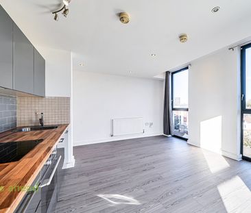 Masons Avenue, Croydon, CR0 - Photo 3