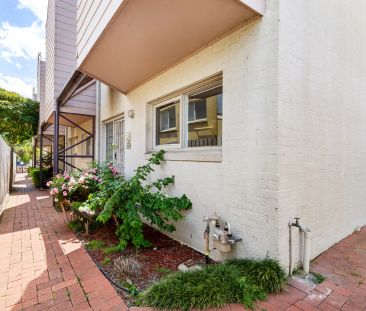 Inner city living - Photo 3