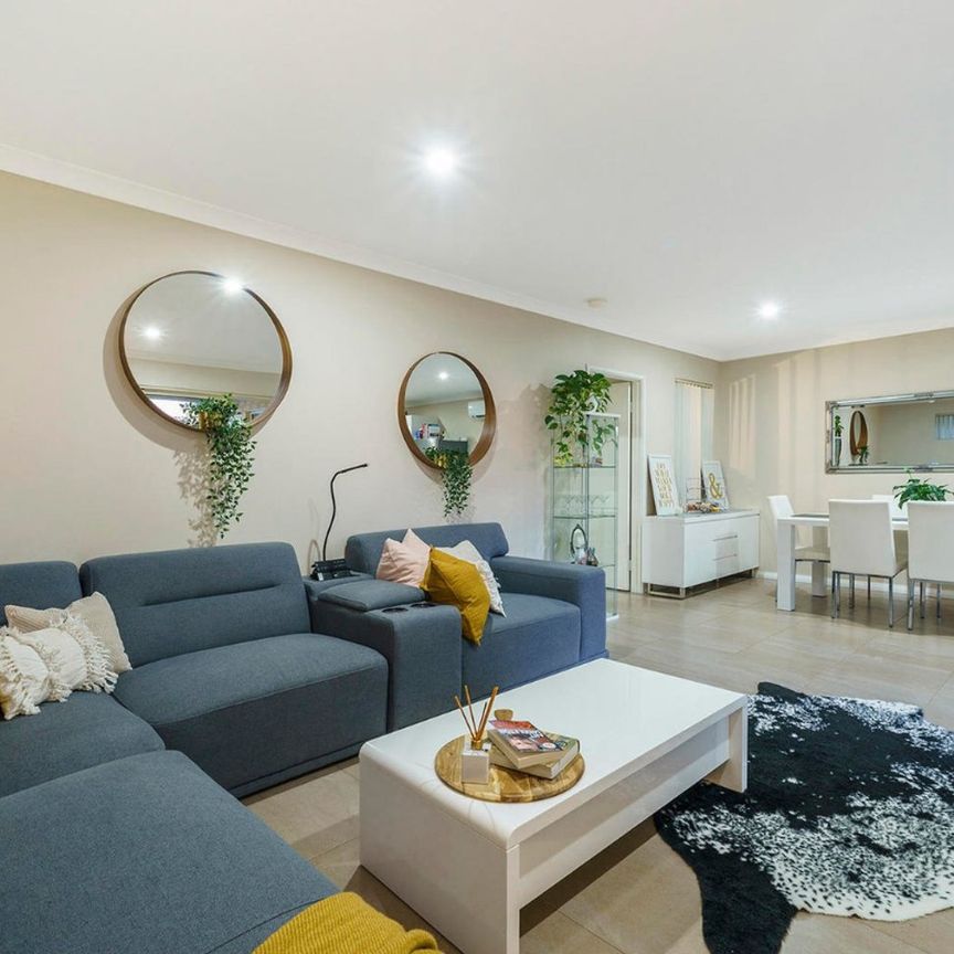 Bright & Spacious 3-Bedroom Townhouse with Study - Photo 1