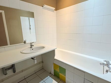 Location Appartement 4 pièces 134m² LYON 2ème - Photo 2