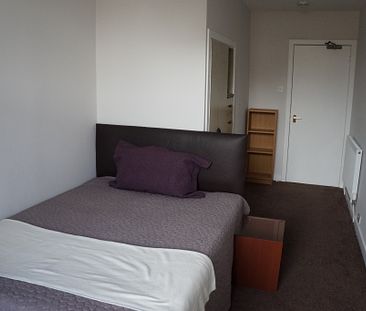 Beautiful 4 Bedroom Flat to let in Edinburgh - Photo 1