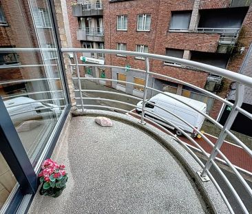 Centraal gelegen en ruim appartement - Photo 4