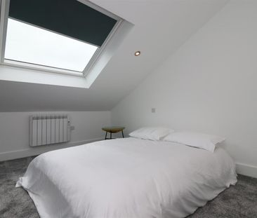 3 bedroom apartment to rent - Photo 4