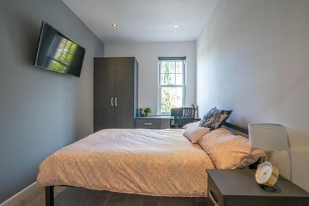 Severn Street (8 bed) - Photo 3