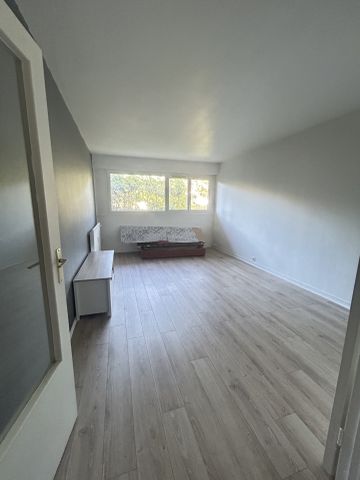 À louer – Appartement 3 pièces avec parking et cave - Photo 4